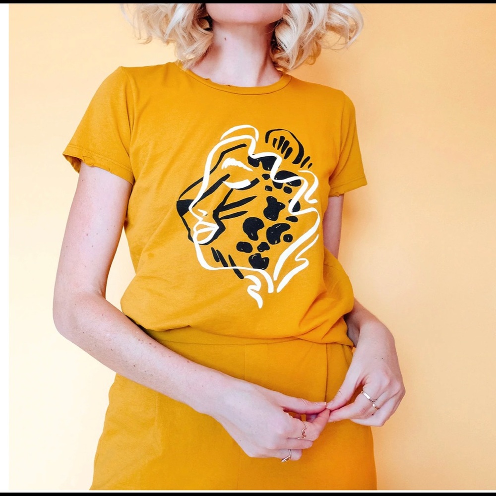 Dazey LA Hear Me Roar tee